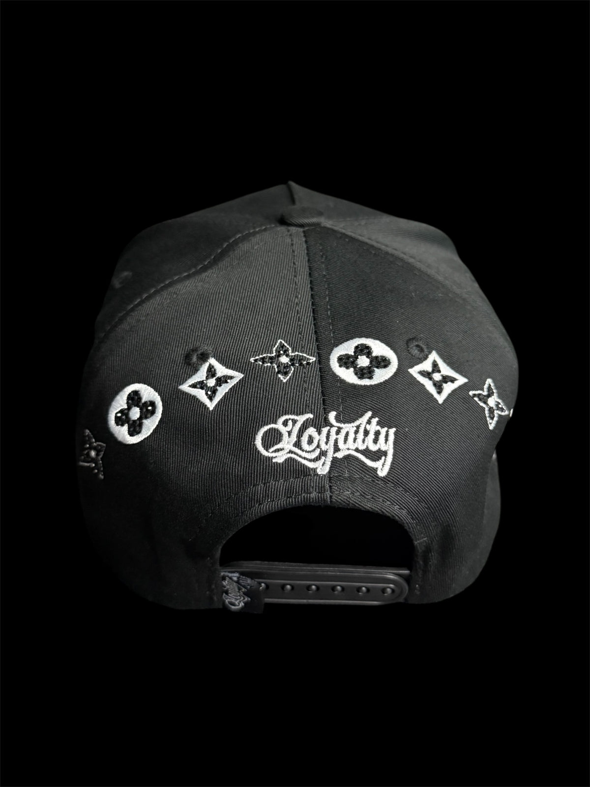 BLACKOUT LA ￼